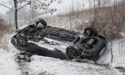 W Krępicach dachowało BMW. Straty oszacowano na ponad 30 tys. złotych