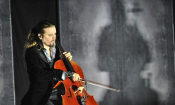 Apocalyptica Plays Metallica by four cellos