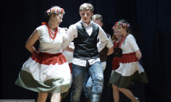 Zamiast wagarować wspólnie się bawili. Pierwszy dzień wiosny średzkich gimnazjalistów