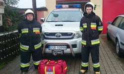 Strażacy z Brodna nie będąc na służbie pomogli leżącemu na chodniku mężczyźnie