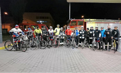 Przejechali ponad 100 kilometrów dla kolegi strażaka, który przechodzi rehabilitację