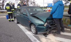 Trzy samochody zderzyły się koło Osieka. Jedna z kobiet została poszkodowana