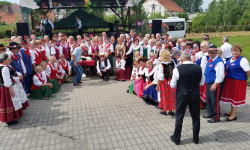 Zespół Radośni na 10-leciu zaprzyjaźnionego zespołu