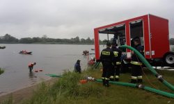 Strażacy ratowali topiących się ludzi w Prężycach