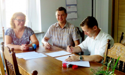 Coraz bliżej do przebudowy malczyckiego ośrodka kultury. Podpisano umowę z wykonawcą