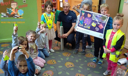 Policjanci spotkali się z najmłodszymi ze szkoły podstawowej w Lutyni