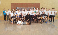 Futbol amerykański w kąckiej szkole. Czy to początek owocnej współpracy?