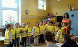 Policjanci sprawdzili wiedzę przedszkolaków z zakresu zasad bezpieczeństwa