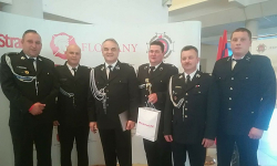Strażacy z Ujazdu Górnego z prestiżową nagrodą. Zostali docenieni za "korytarz życia"