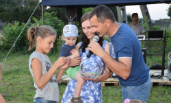 Wspólna zabawa mieszkańców we Wróblowicach