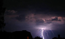 IMGW ostrzega przed burzami z gradem. Pojawiły się już pierwsze wyładowania