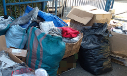 Na targu sprzedawał podrobione ubrania. Policjantom zaoferował łapówkę