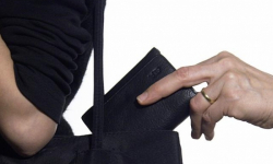 Wracały z Niemiec. Kobieta zabrała swojej współpasażerce portfel, gdzie było ponad 10 tys. złotych