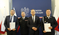 Strażacy z dwóch jednostek dostaną nowe auta. Dziś odebrano promesy