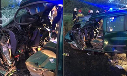 Wjechał w drzewo. Pasażer nie żyje