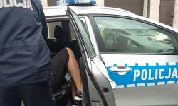 25-latek ubliżał policjantom i zaatakował jednego z nich. Groził im też pozbawieniem życia