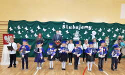 Pasowanie pierwszoklasistów w Ujeździe Górnym