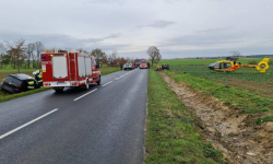 Wypadek pomiędzy Piersnem a Cesarzowicami. Jedna osoba poszkodowana. Lądowało LPR
