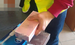 Ukradli perfumy i zastawili je w lombardzie. Policjanci odzyskali część skradzionego mienia