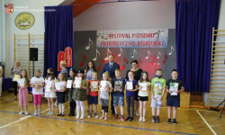 XIII Festiwal Piosenki Patriotyczno-Religijnej w Szkole Podstawowej w Udaninie