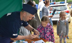 Policjanci spotykali się z mieszkańcami podczas festynów