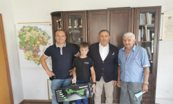 Wójt docenił i podziękował 12-letniemu Igorowi, który odnalazł zaginionego mieszkańca gminy