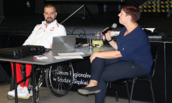 Średzcy licealiści spotkali się z paraolimpijczykiem Filipem Rodzikiem
