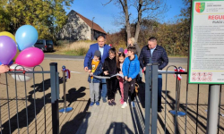 Kolejny plac zabaw otwarty. Tym razem przecięto wstęgę w Brzezinie