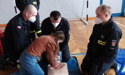 OSP Udanin: ratujemy i uczymy ratować. Akcja edukacyjna strażaków dla uczniów