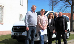 Nowy pojazd do przewozu osób z niepełnosprawnościami w gminie Kostomłoty