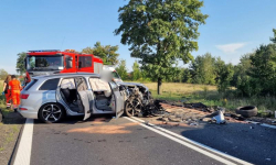 Poważny wypadek na DK94. Droga zablokowana. Trzy osoby poszkodowane