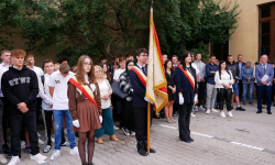 420 uczniów Powiatowego Zespołu Szkół nr 2 w Środzie Śląskiej rozpoczęło rok szkolny