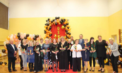 Uroczysta Gala Oskarów z okazji Dnia Edukacji Narodowej w Szkole Podstawowej w Ujeździe Górnym