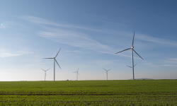 Zwieńczenie budowy farmy wiatrowej w Kostomłotach