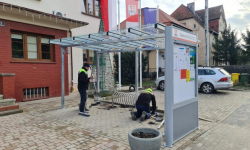 Malczyce: Pod urzędem gminy powstaje wiata rowerowa