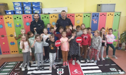 Malczyccy policjanci z wizytą w szkole podstawowej w ramach programu "Bezpieczeństwo to skarb"