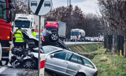 Śmiertelny wypadek pod Środą Śląską. Droga krajowa zablokowana