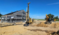 Trwają intensywne prace przy budowie świetlicy wiejskiej w Źródłach