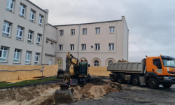 Trwają prace przy budowie przyszkolnej pływalni w Malczycach