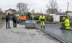 Trwa przebudowa ulicy Osiedlowej w Miękini