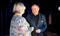 Oficjalnie wręczono Karty Dużej Rodziny i Karty Seniora