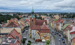 Punkt widokowy na wieży przy kościele pw. Św. Andrzeja Apostoła w Środzie Śląskiej otwarty od maja