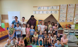 Wolontariusze z Indii i Etiopii w Szkole Podstawowej w Szczepanowie