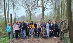Wspólne sadzenie lasu w Gminie Udanin – lekcja ekologii i współpracy