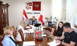 Podpisanie umowy na przebudowę lokalu mieszkalnego w Ujeździe Górnym