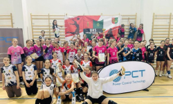 Zacięta rywalizacja i sportowe emocje w Miękini – turniej siatkówki o Puchar Burmistrza