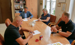 Biało-czerwone przejścia i nowe linie – zmiany na drogach powiatowych