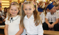 Rozpoczęcie roku szkolnego 2025/2026 w Szkole Podstawowej im. Jana Pawła II w Ujeździe Górnym