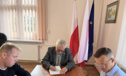 Podpisanie umowy na remont mostu w Godkowie