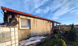 Pożar domu w Jenkowicach. Przyczyną prawdopodobnie wywrócona wędzarnia